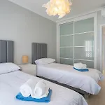 Bright And Modern 2 Bed * 吉亚