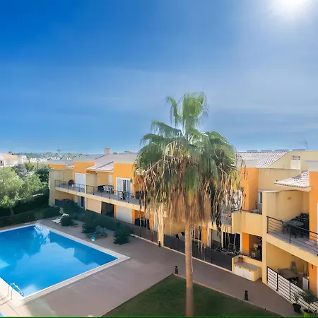 Bright And Modern 2 Bed