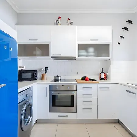 Bright And Modern 2 Bed Appartement *