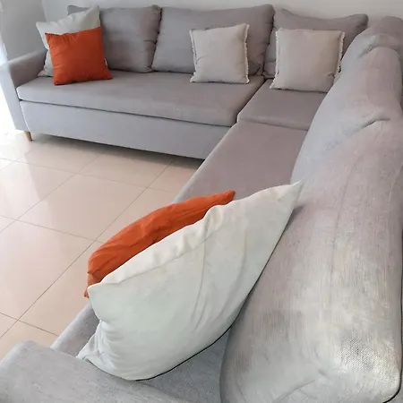 Bright And Modern 2 Bed