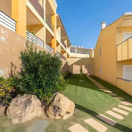 Bright And Modern 2 Bed